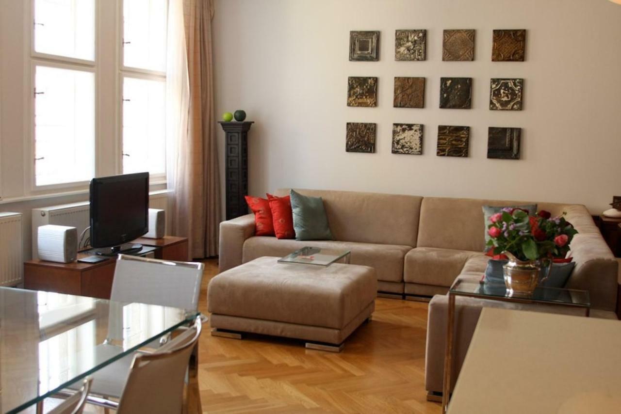 Spacious Elegance In The Heart Of Old Town Prag Eksteriør billede