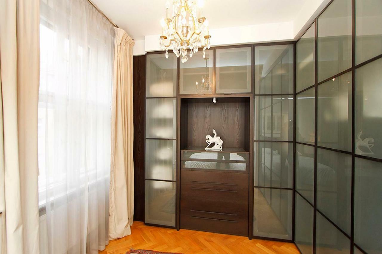 Spacious Elegance In The Heart Of Old Town Prag Eksteriør billede
