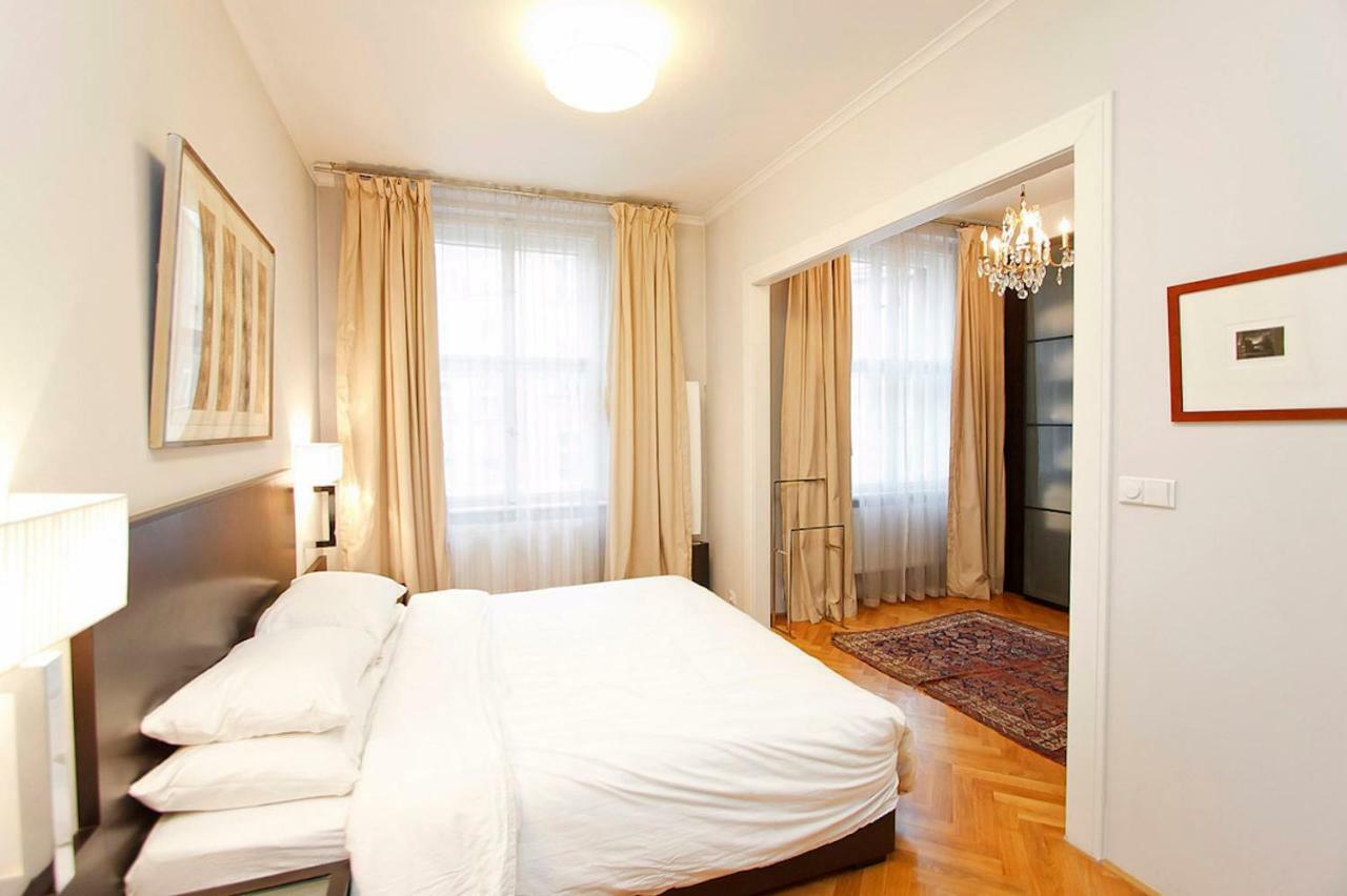 Spacious Elegance In The Heart Of Old Town Prag Eksteriør billede