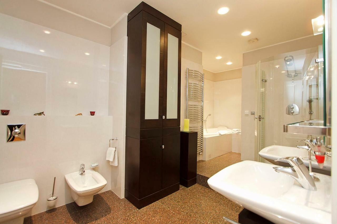 Spacious Elegance In The Heart Of Old Town Prag Eksteriør billede