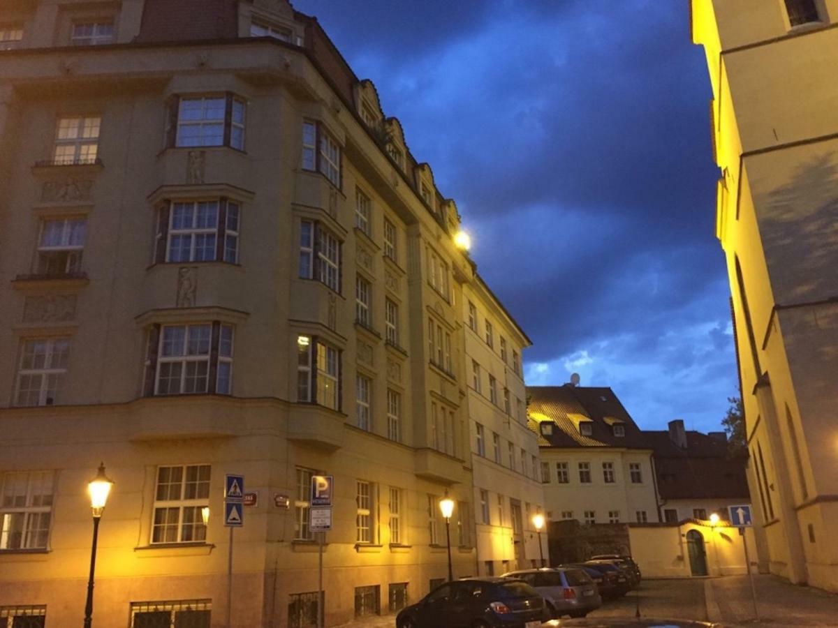 Spacious Elegance In The Heart Of Old Town Prag Eksteriør billede